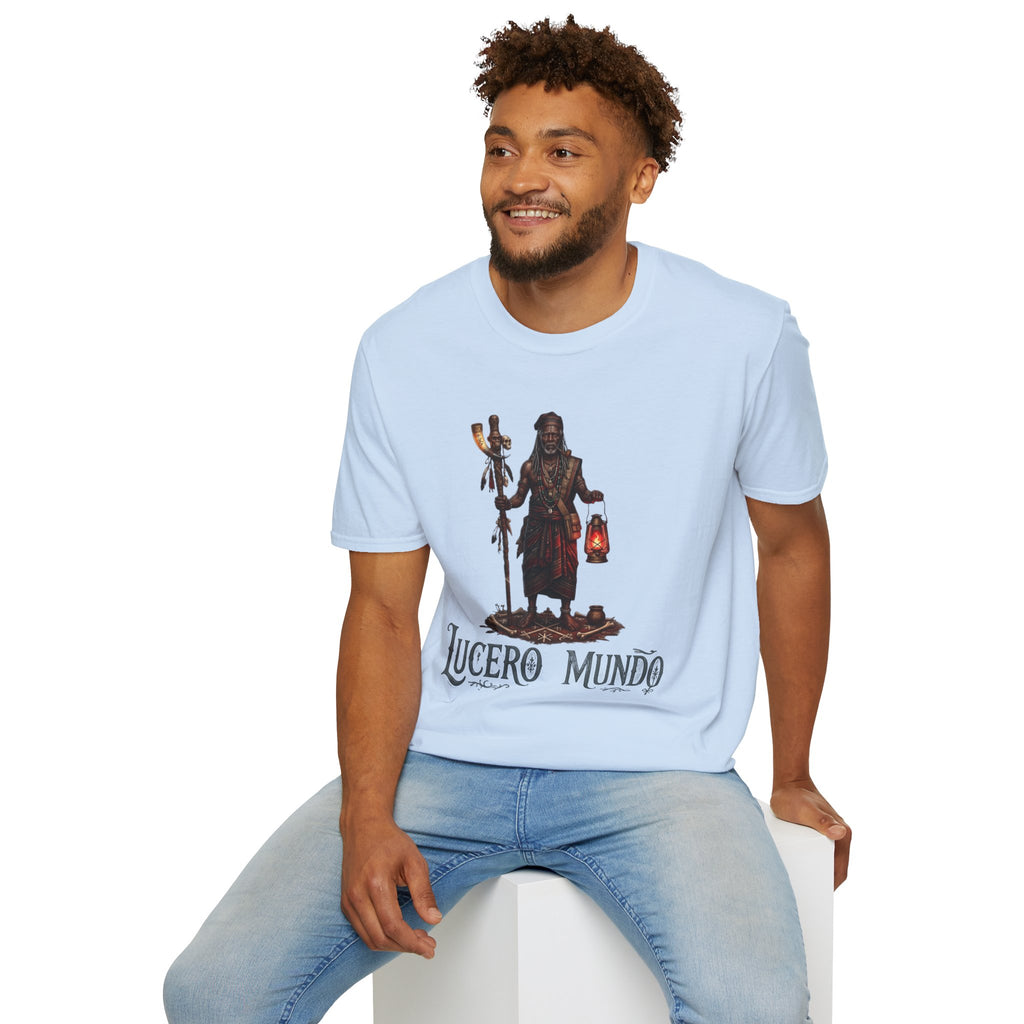Camiseta Lucero Mundo “Guardián de la Noche” — Unisex Softstyle