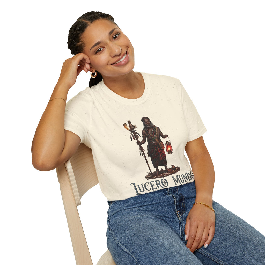 Camiseta Lucero Mundo “Guardián de la Noche” — Unisex Softstyle
