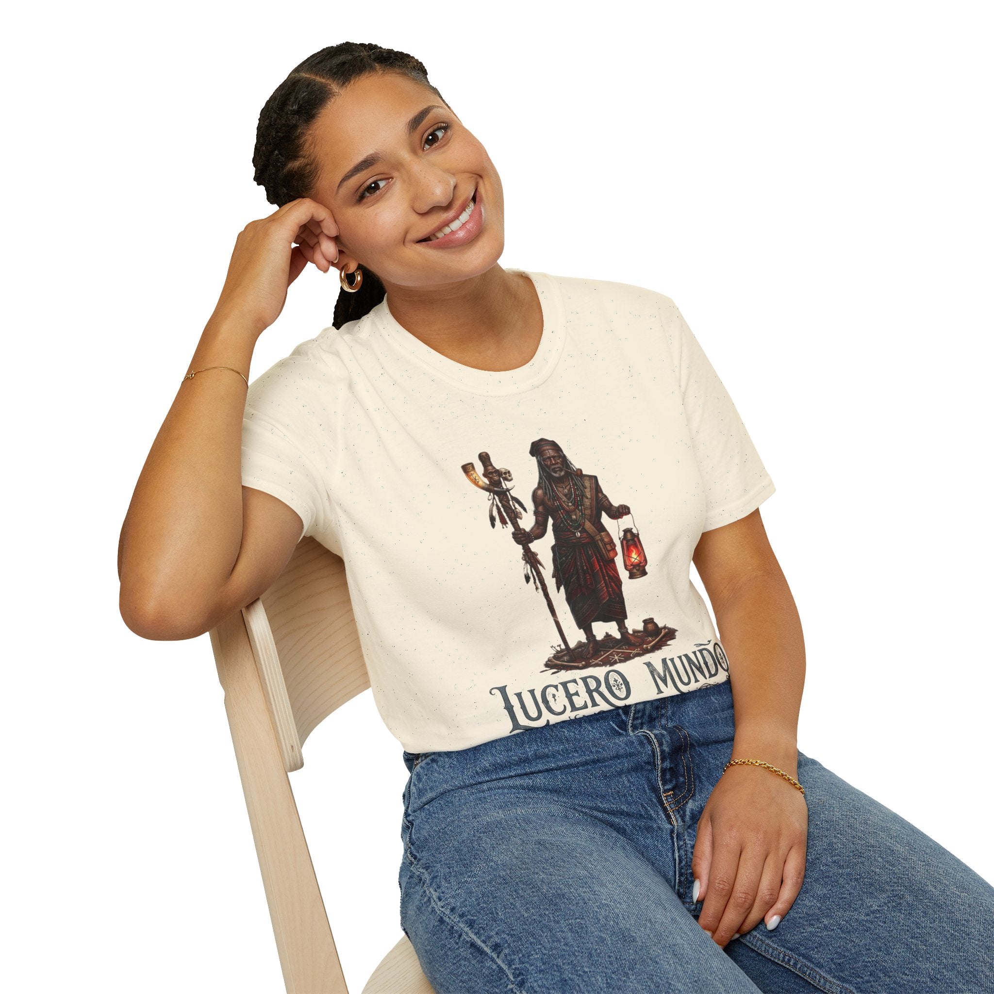 Camiseta Lucero Mundo “Guardián de la Noche” — Unisex Softstyle